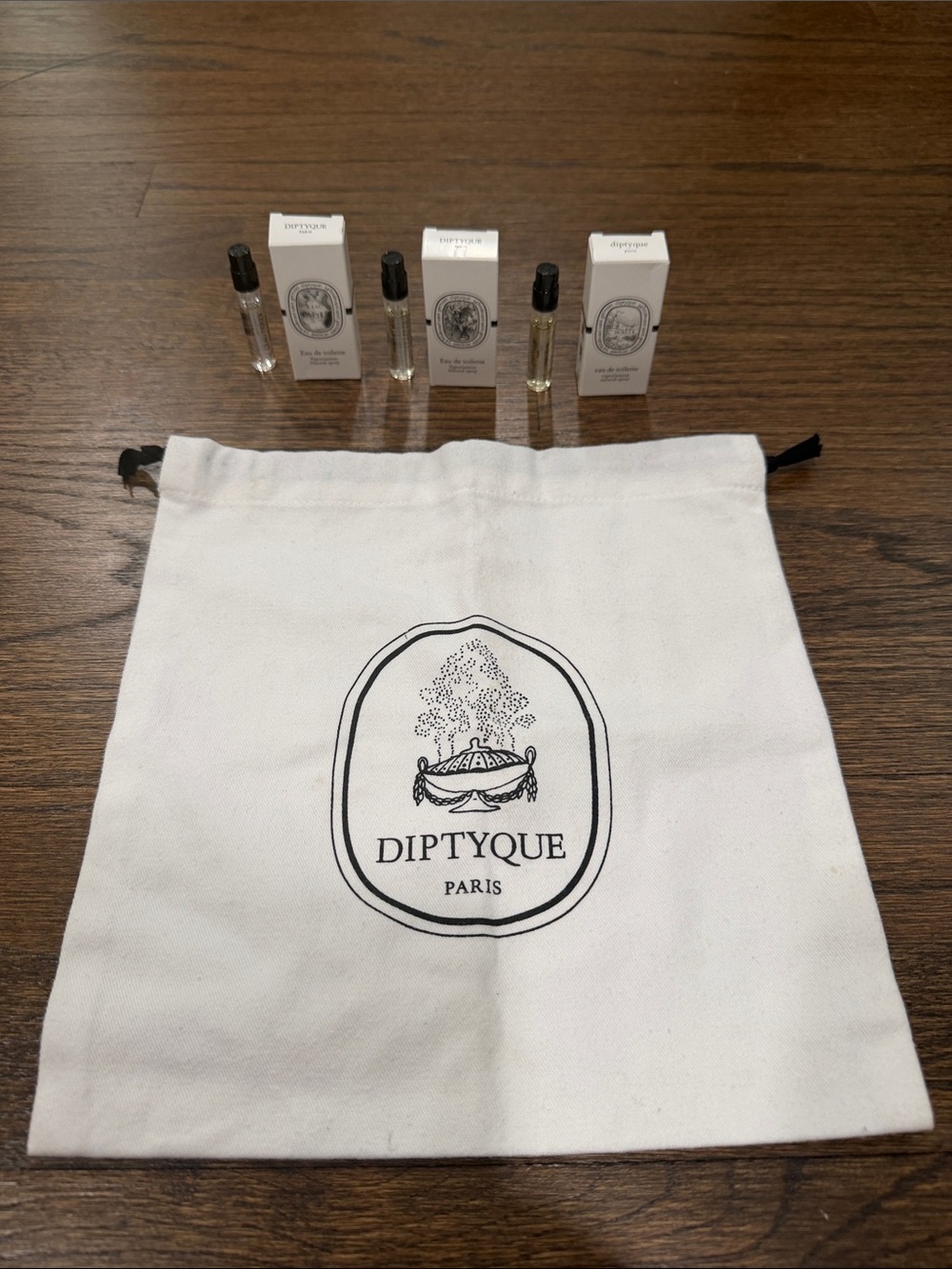 diptyque White Canvas Drawstring Pouch with Black Logo and 3 Sample Vials